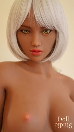 Doll Forever D4E-155 body style (ca. 155 cm) with ›Gilly‹ head in tanned skin to