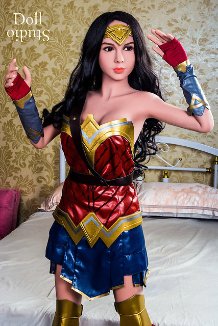 WM Doll no. 74 head with WM-165 body style - Wonder Woman cosplay